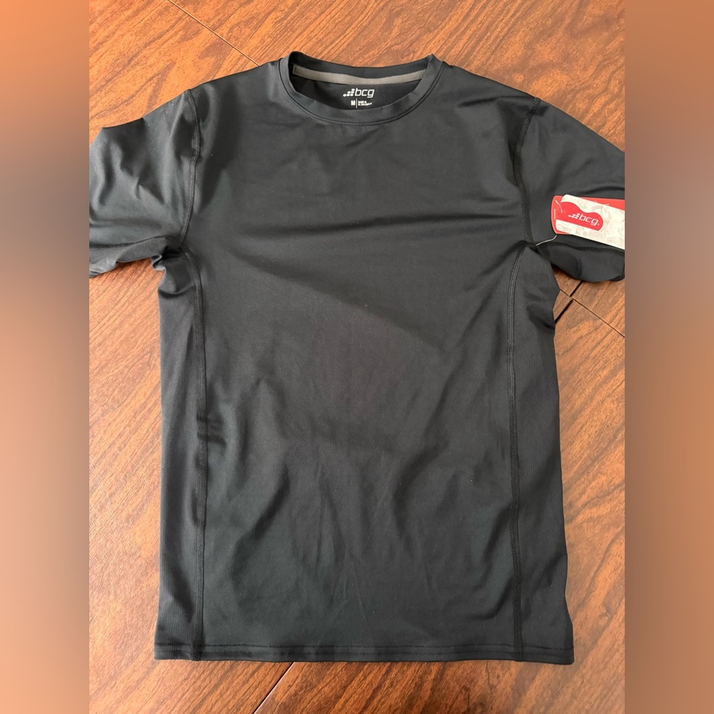BCG Black Work Out Tight Fitting Performance Short-Sleeve Tee Size M - NWT